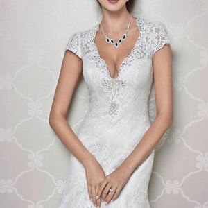 Sample Kenneth Winston Ivory Lace Plunging Wedding Dress, Lace back Stunning
